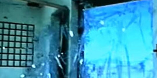 glass-related injuries and damage during blast
