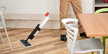 3M mop in use
