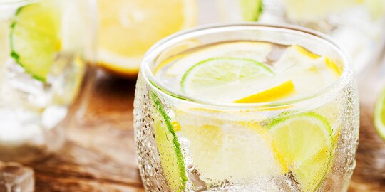 A refreshing cup of lemon tea
