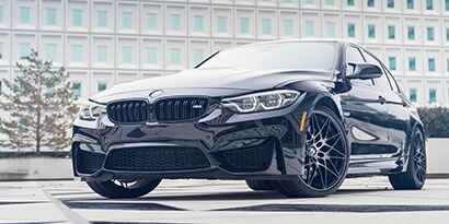 car wrapped with black 3M™ Wrap Film Series 1080
