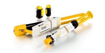 RelyX U200 dental cement 
