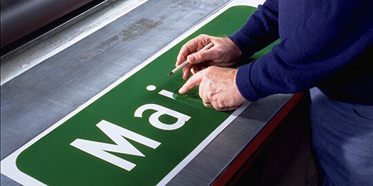 learn more about 3M reflective sheetings for traffic signs
