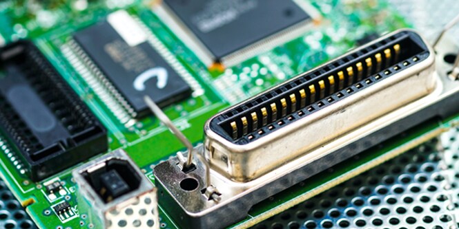 Close-up on boardmount MDR/SDR connector
