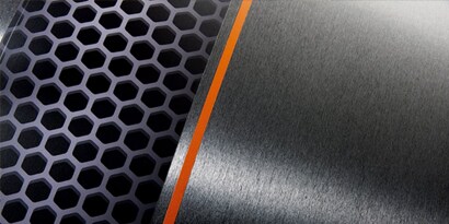 Create pin stripes using 3M™ Tri Line Knifeless Tape